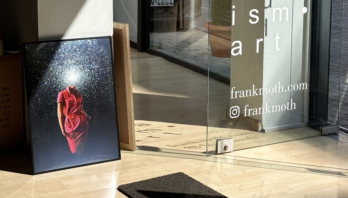 Inramat konstverk av Frank Moth